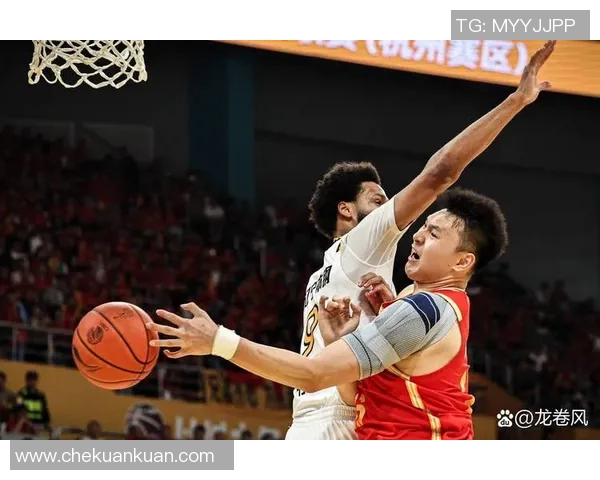 2015年CBA季后赛辽宁队对阵广东队的精彩对决回顾与分析