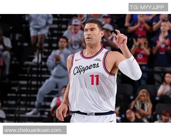 布鲁克洛佩斯:从NBA巨星到篮球战术革新的引领者 布鲁克洛佩斯:从NBA巨星到篮球战术革新的引领者